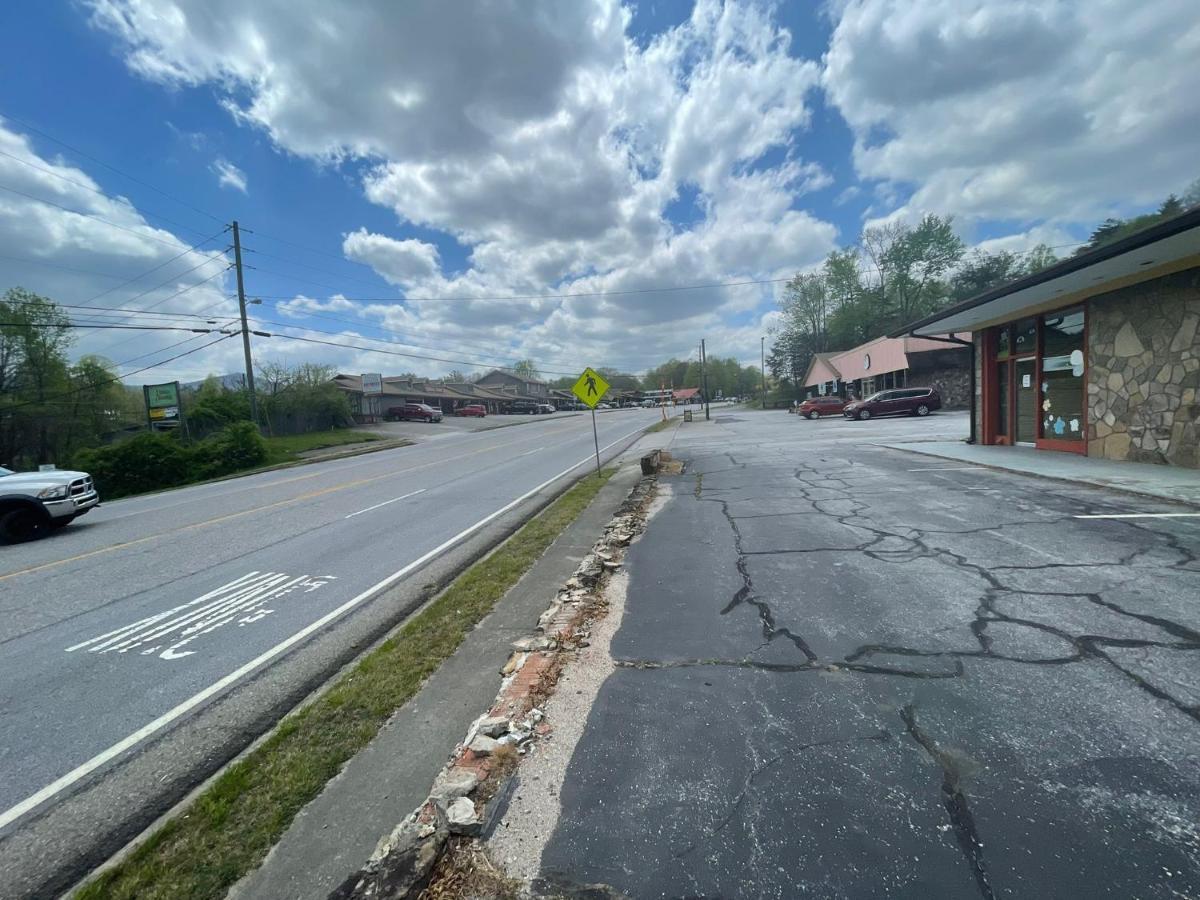 Budgetel Inn & Suites Dillard Bagian luar foto