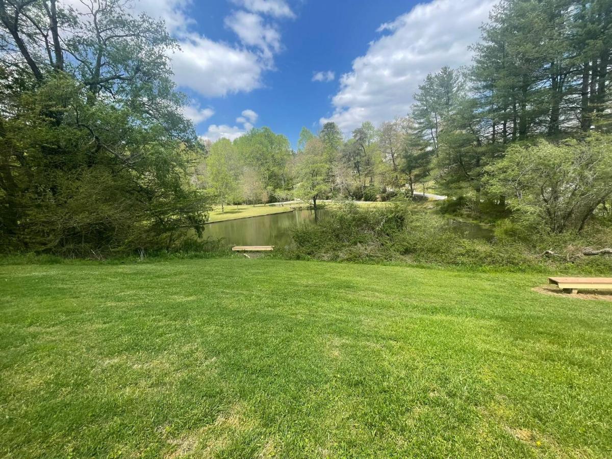 Budgetel Inn & Suites Dillard Bagian luar foto