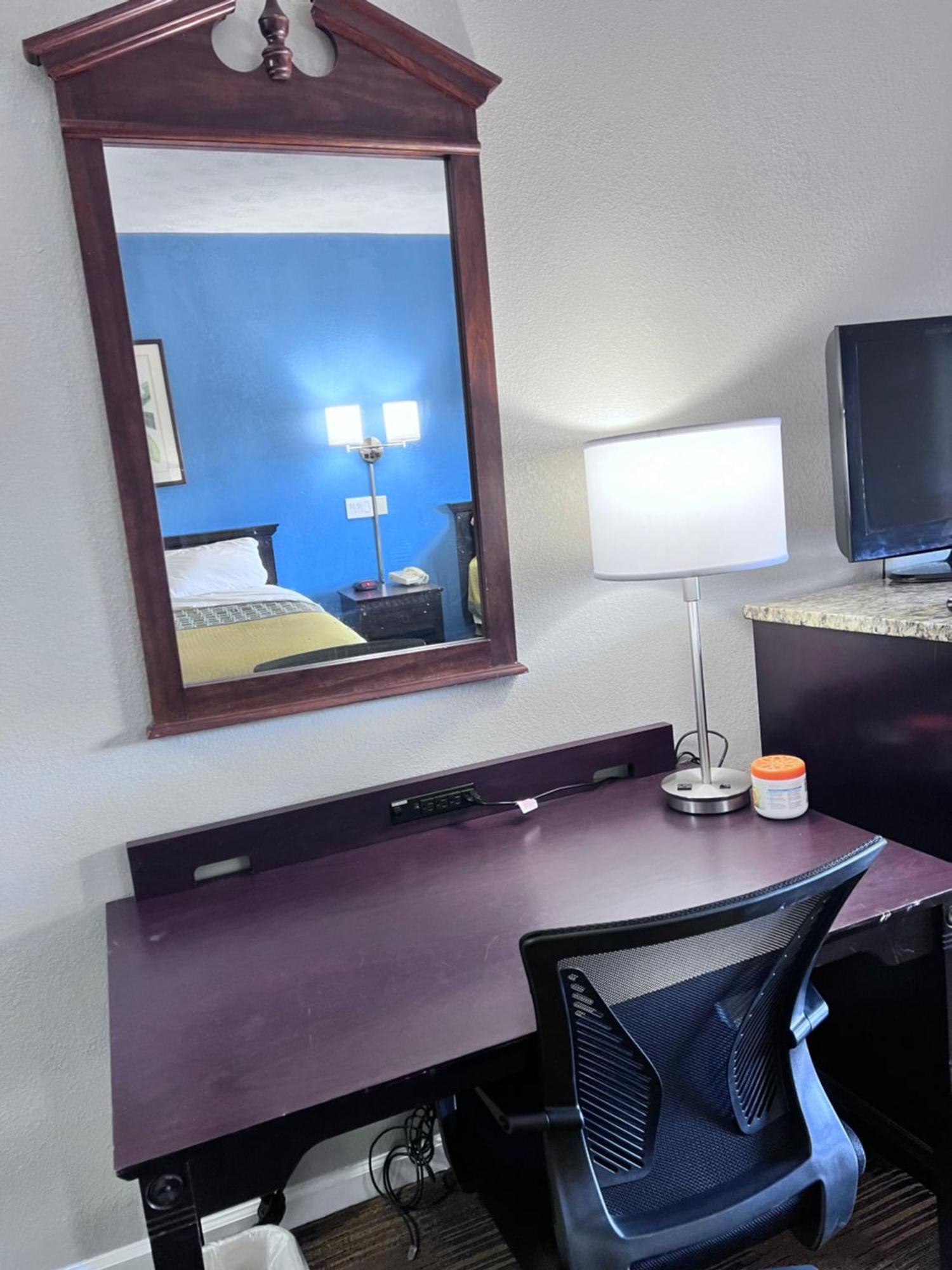Budgetel Inn & Suites Dillard Bagian luar foto