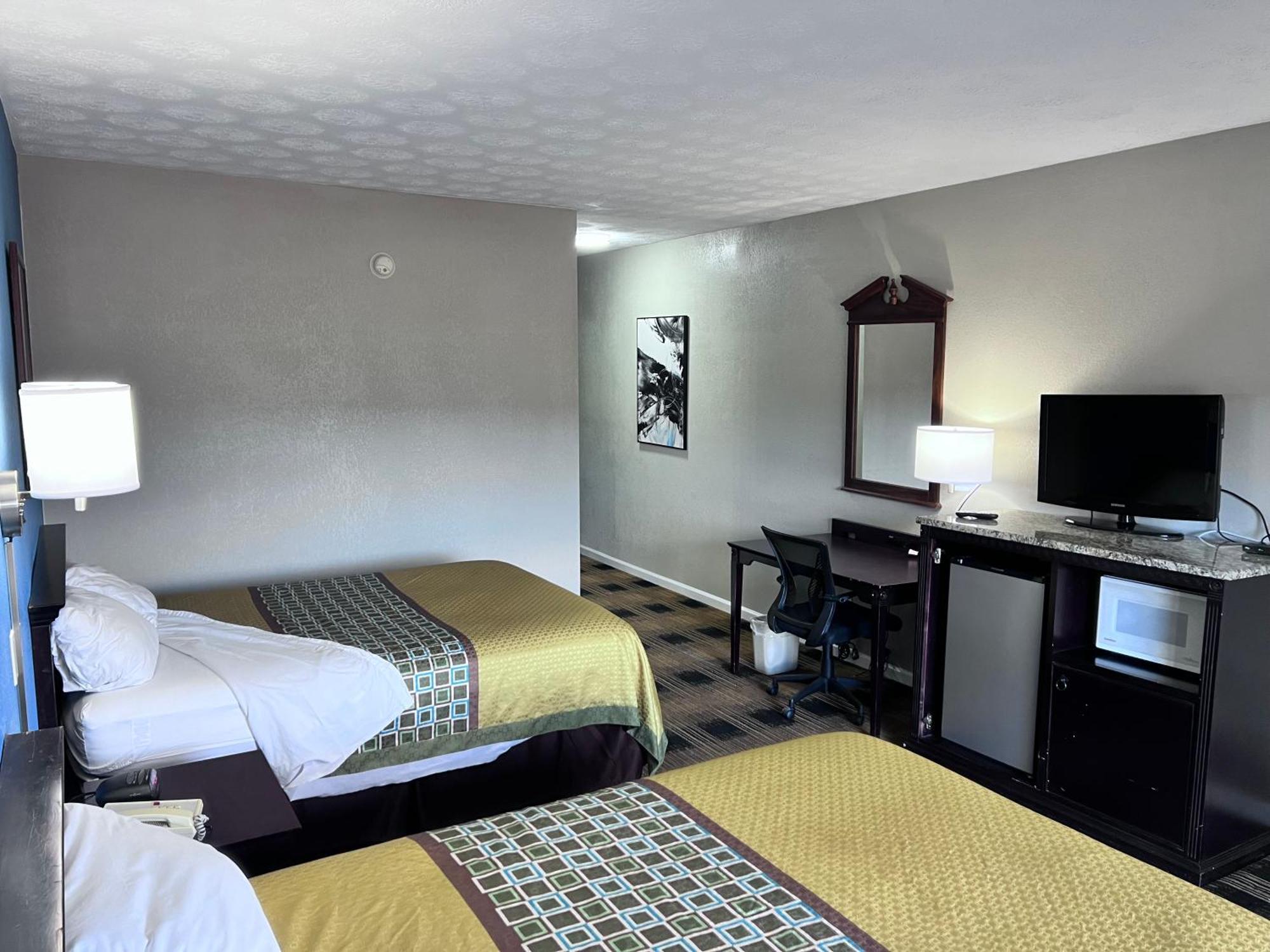 Budgetel Inn & Suites Dillard Bagian luar foto