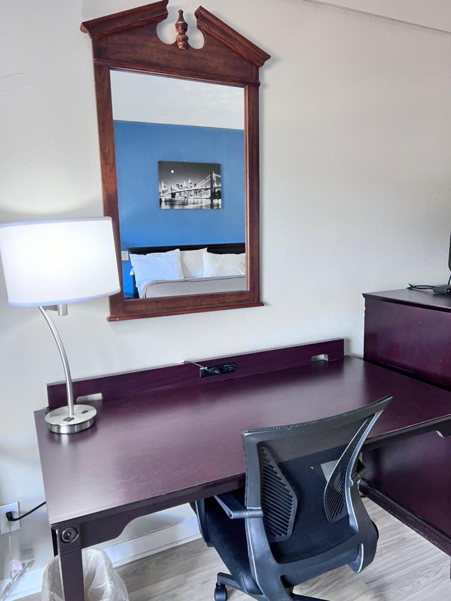 Budgetel Inn & Suites Dillard Bagian luar foto