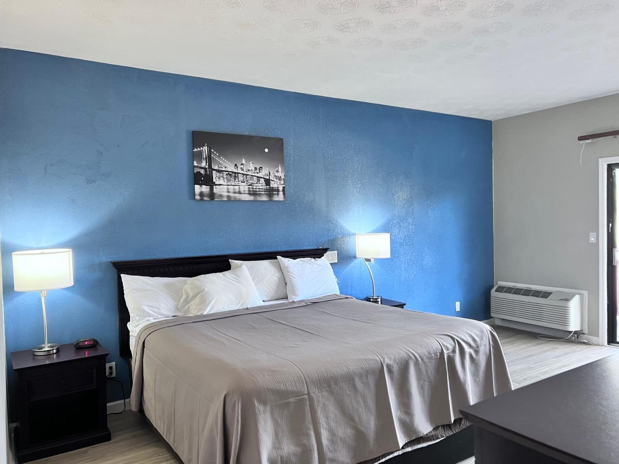 Budgetel Inn & Suites Dillard Bagian luar foto
