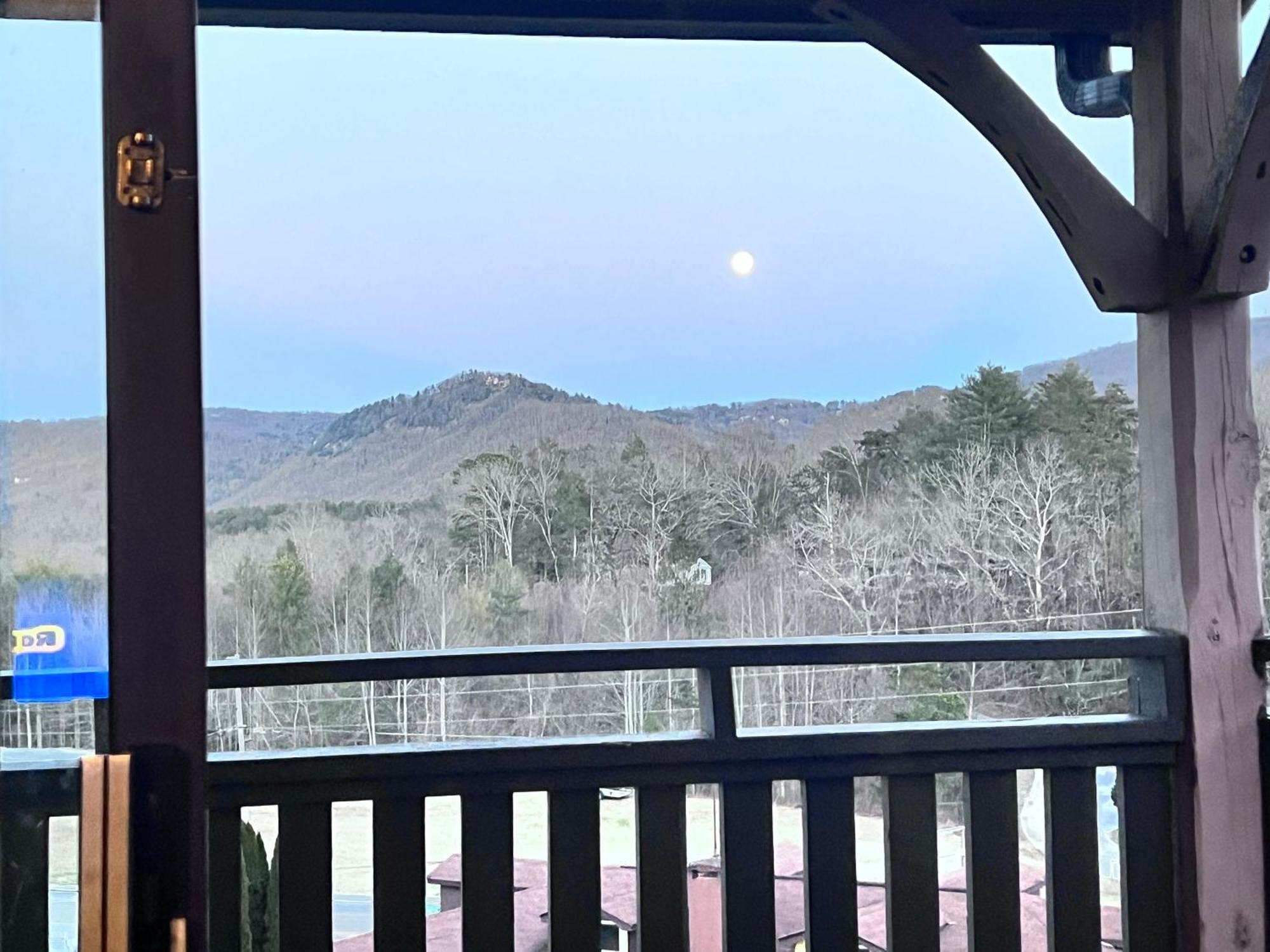 Budgetel Inn & Suites Dillard Bagian luar foto